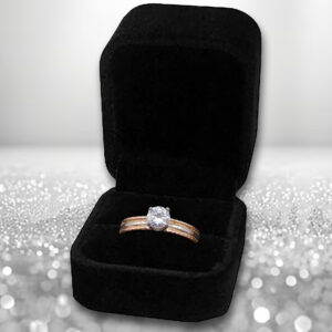 Lustre Éternel Ring – Forever One Moissanite